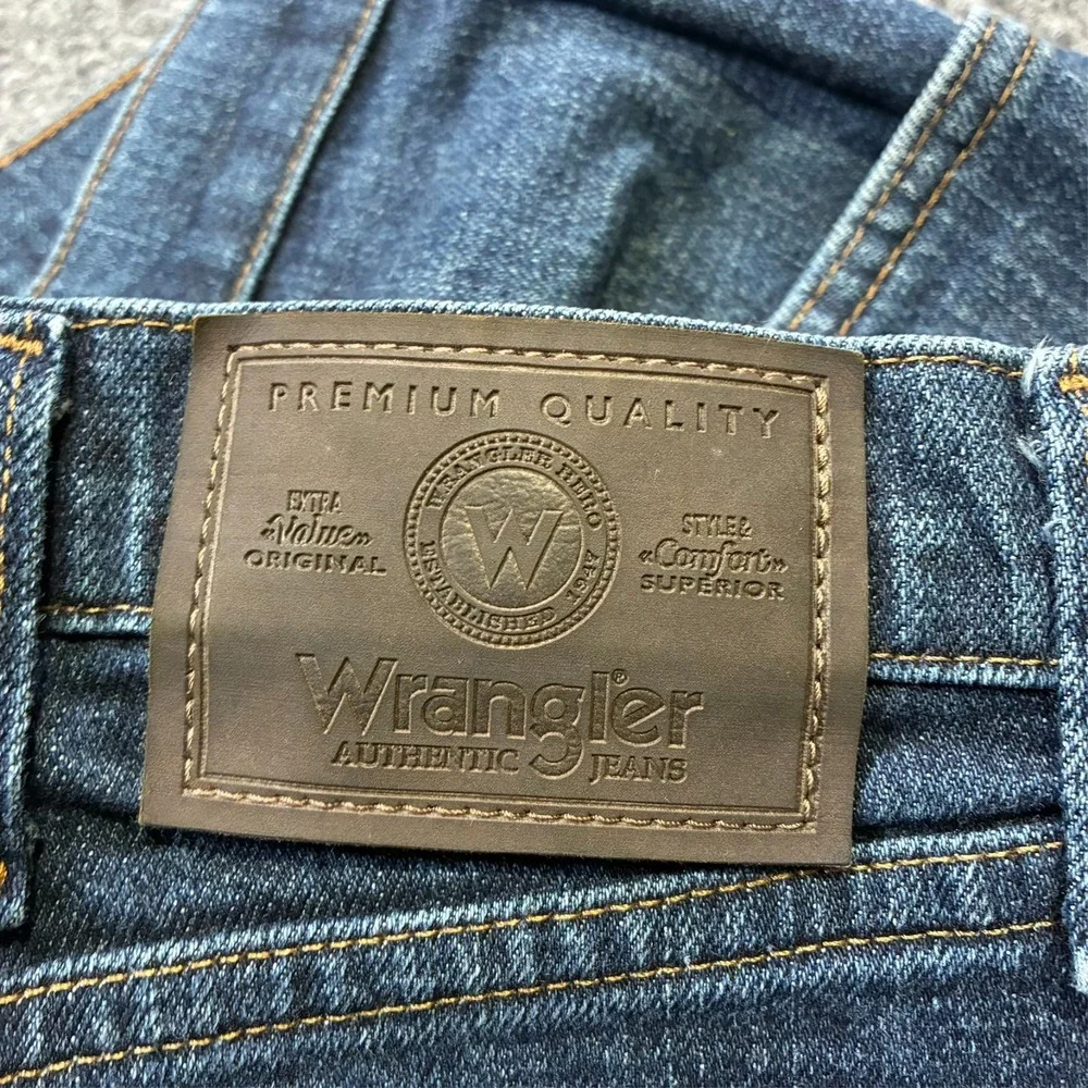 Wrangler Mens Straight Jeans Size 34x30 Blue Denim Regular Fit Stretch Mid Rise